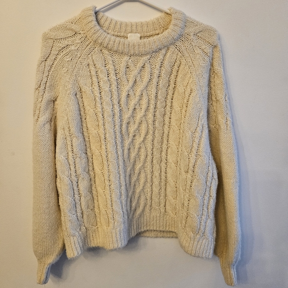 SOLD 50% off ⭐️ H&M Soft Cableknit Sweater Size Medium - Picture 5 of 5